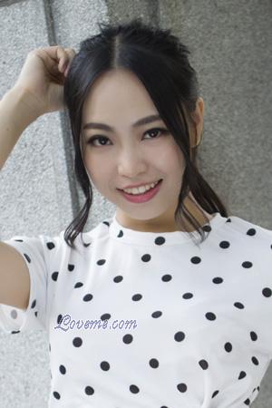 157210 - Jingyi Age: 32 - China