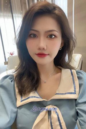 196889 - Lulu Age: 23 - China